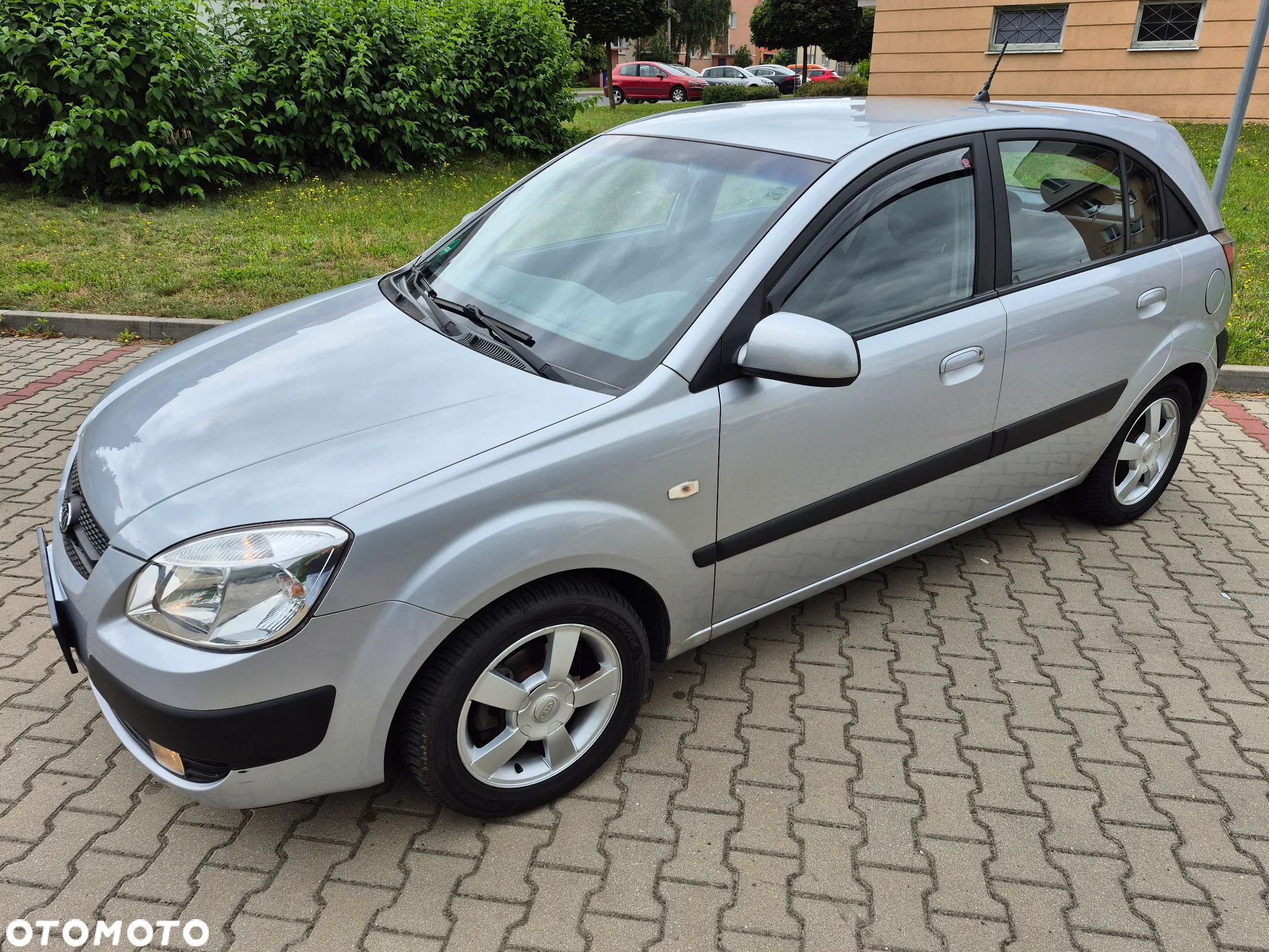 Kia Rio 1.4 Comfort - 1