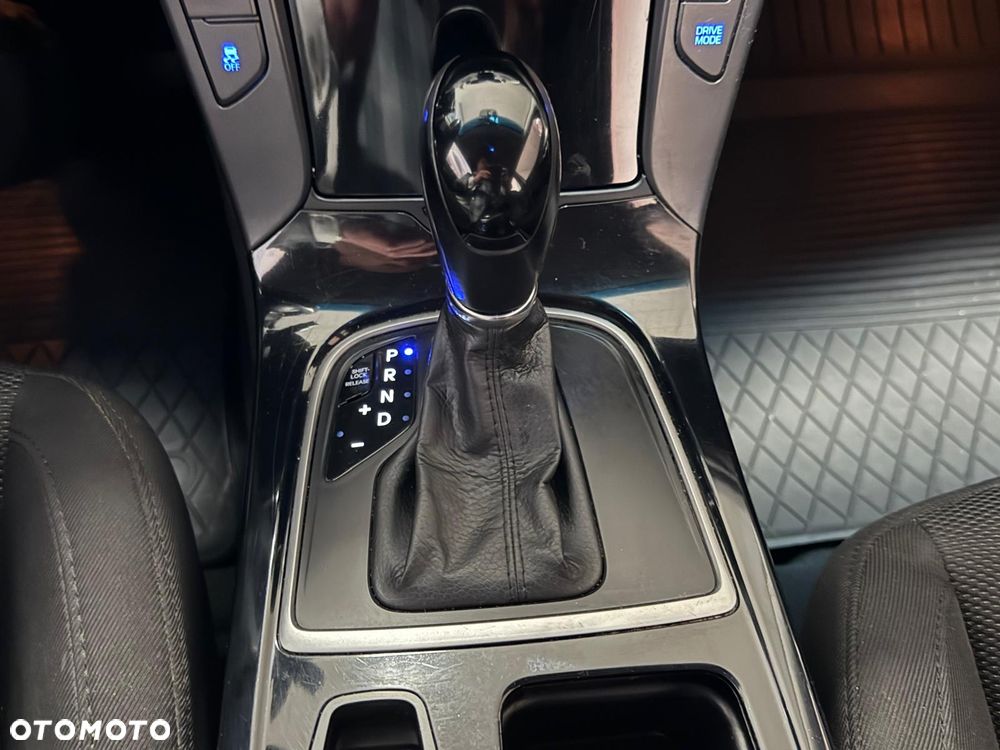 Hyundai i40 1.7 CRDi Comfort + - 17