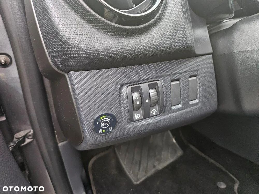 Renault Clio 1.2 16V 75 Experience - 21