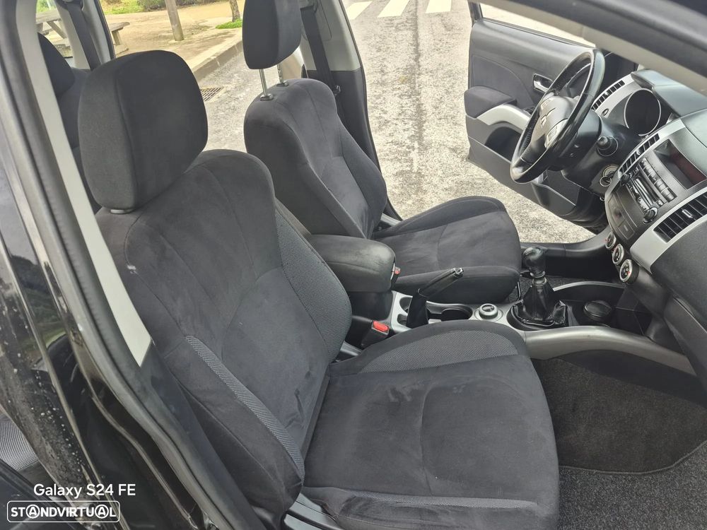 Mitsubishi Outlander 2.0 DI-D Intense 4WD - 13