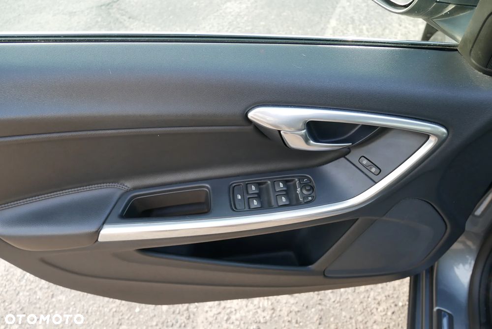 Volvo V60 D4 Geartronic Momentum - 10