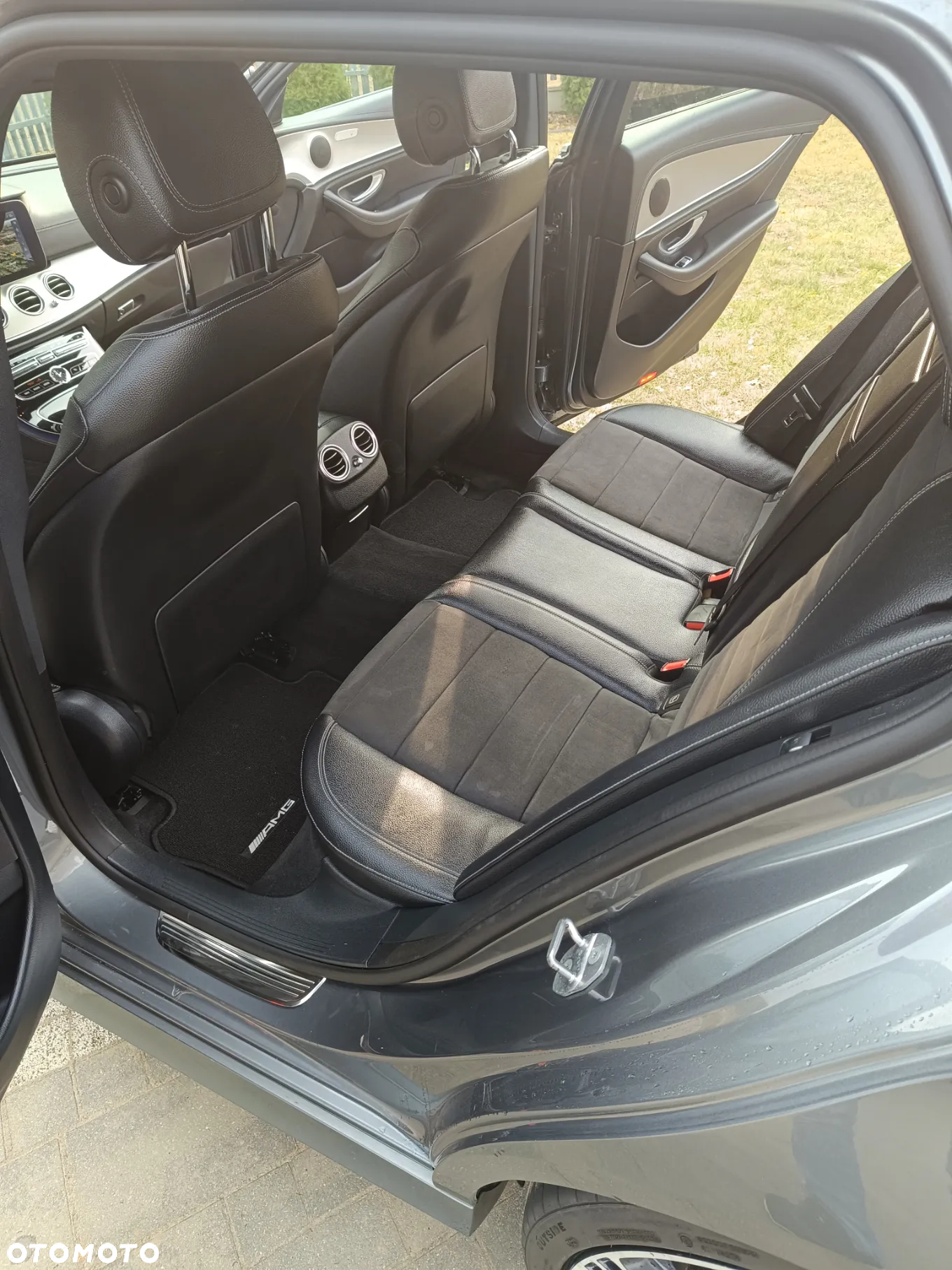 Mercedes-Benz Klasa E 220 d T 9G-TRONIC AMG Line - 25