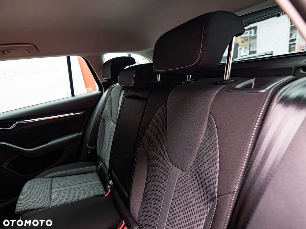 Skoda Octavia 2.0 TDI 4x4 Style DSG - 23