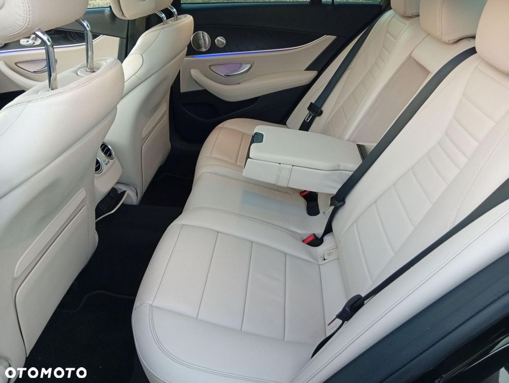 Mercedes-Benz Klasa E - 24