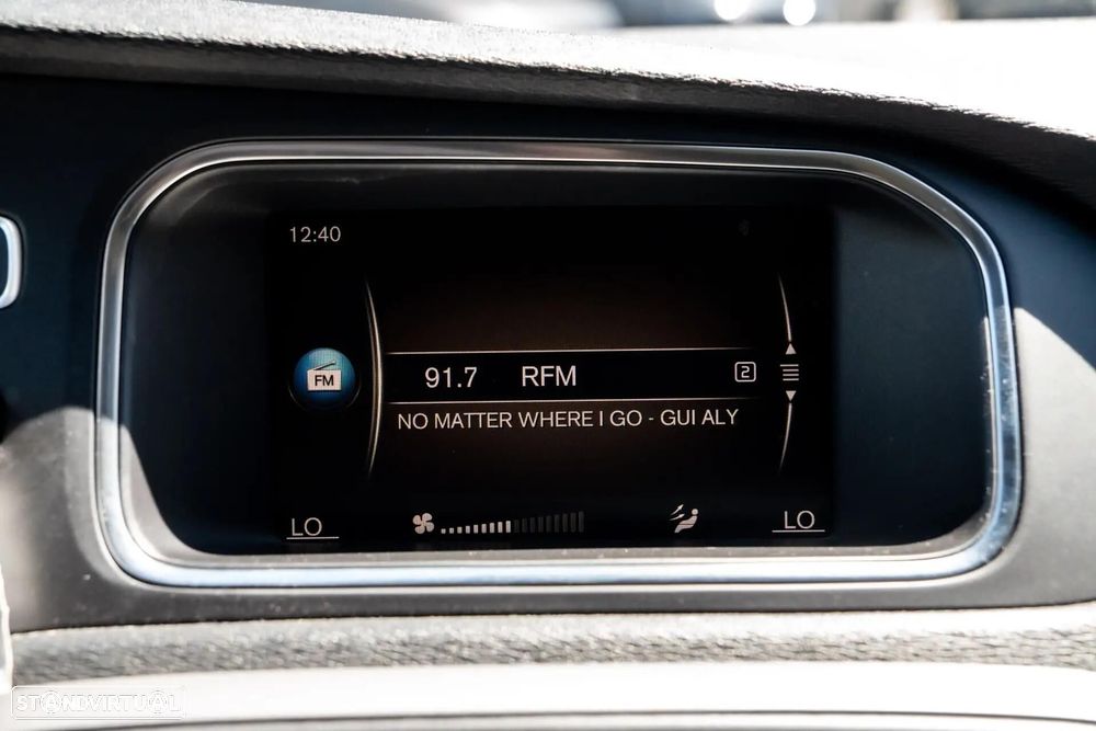 Volvo V40 Cross Country 2.0 D3 Momentum - 20