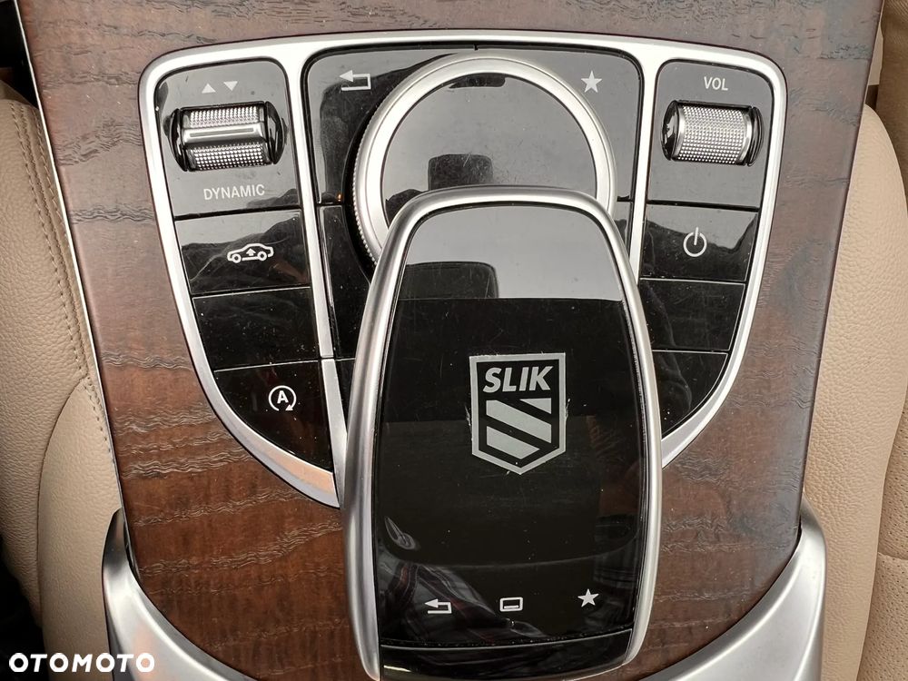 Mercedes-Benz Klasa C 200 4-Matic 7G-TRONIC - 30