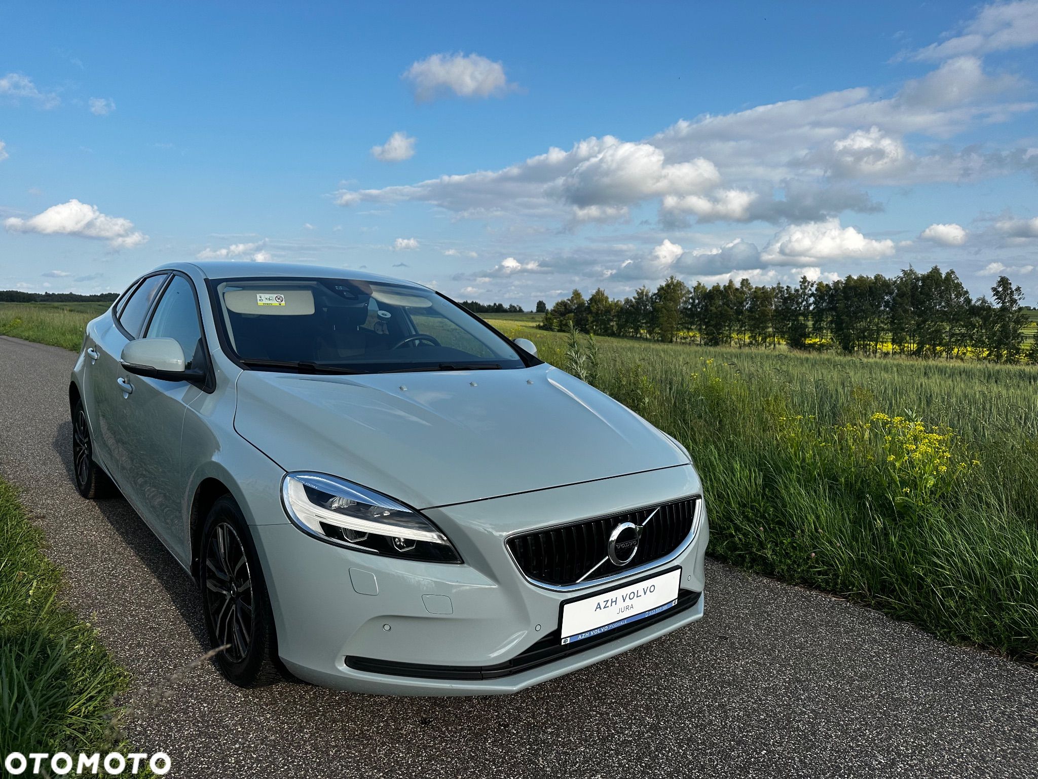 Volvo V40 D2 Drive-E Momentum - 1