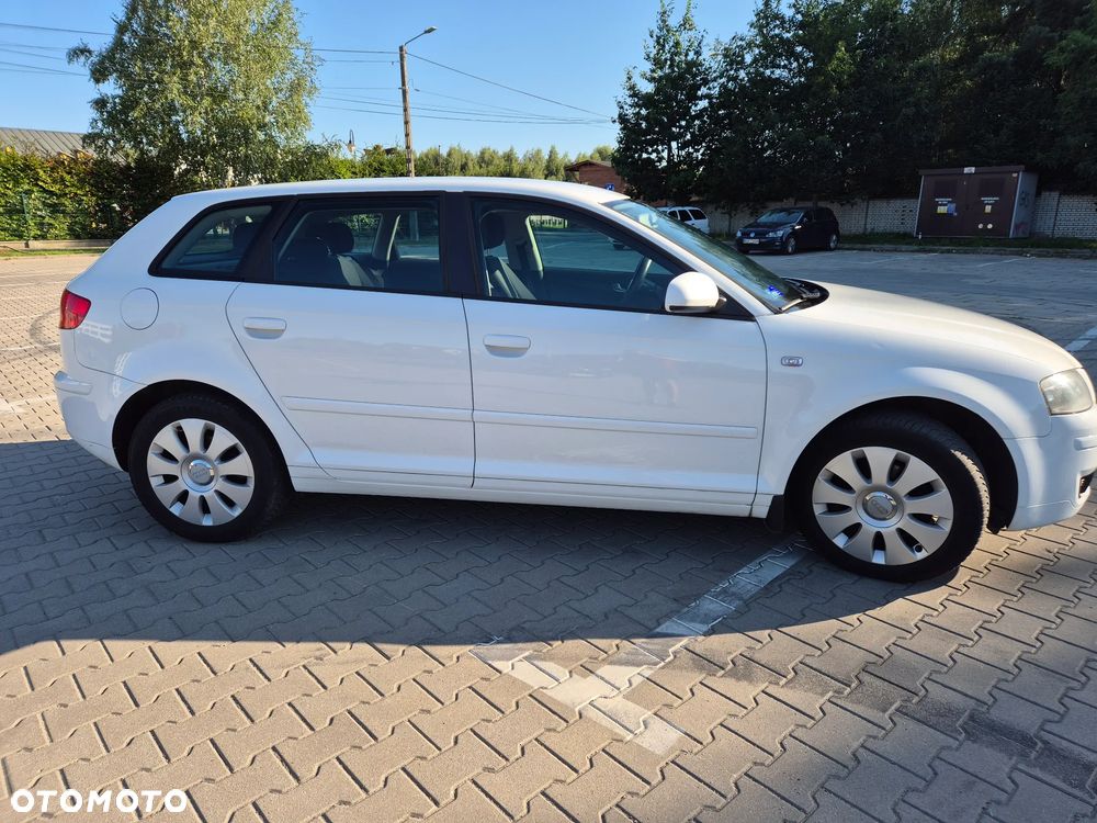 Audi A3 Sportback 1.6 Ambiente - 2
