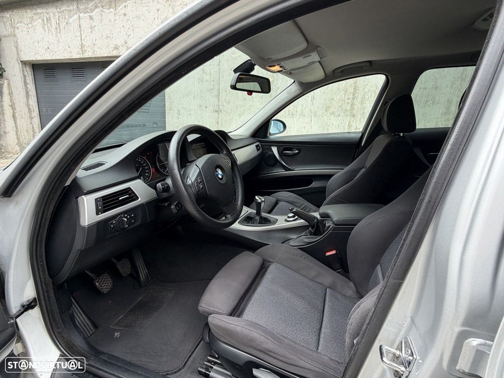BMW 320 d Sport - 9
