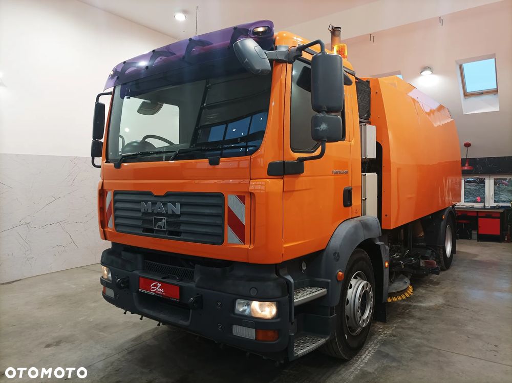 MAN TGM 18.240 Zamiatarka BEAM 8000 Szczotki L/R Karcher 2 Silniki - 2