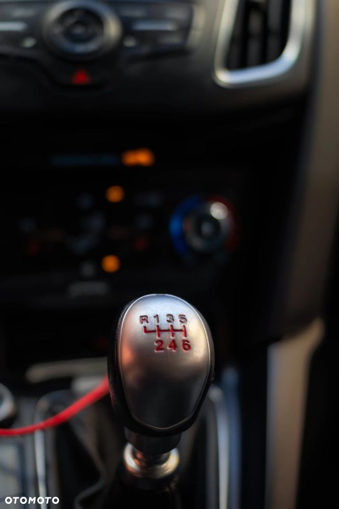 Ford Focus ST - 10