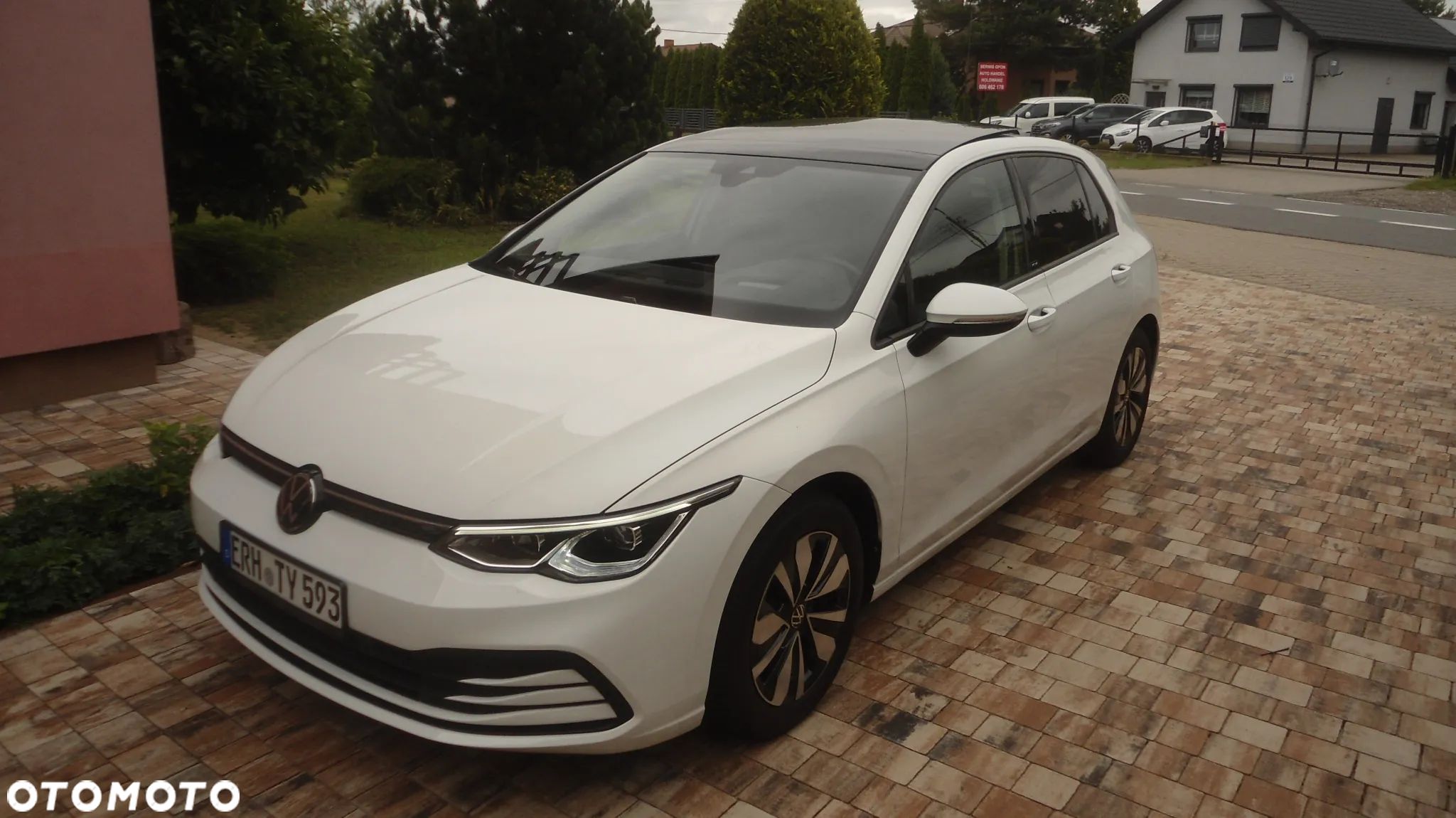 Volkswagen Golf - 1