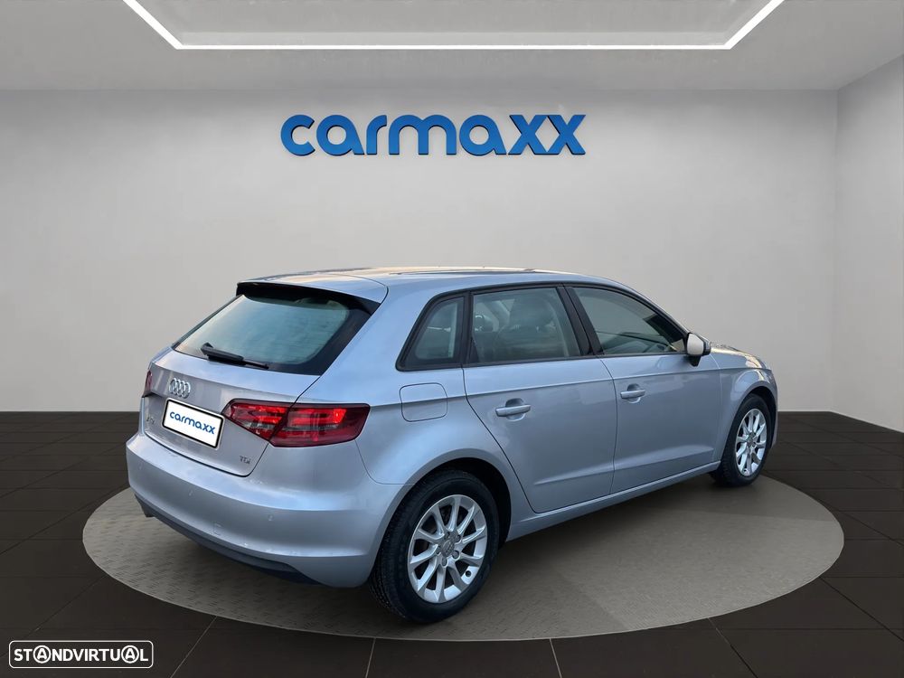 Audi A3 Sportback 1.6 TDI Attraction Ultra - 6