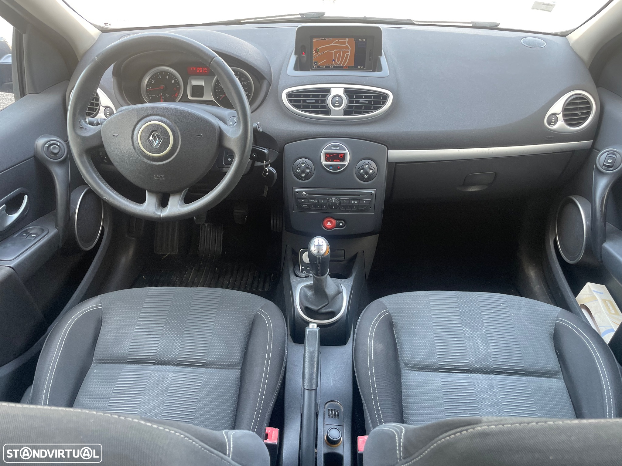 Renault Clio 1.2 16V Dynamique S - 10