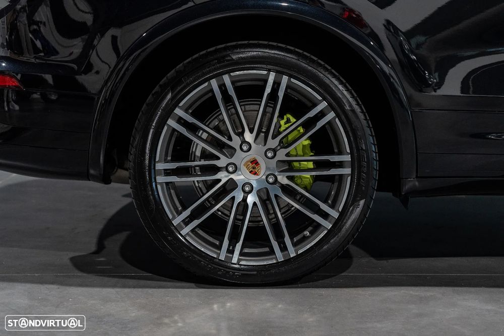 Porsche Cayenne S E-Hybrid - 46
