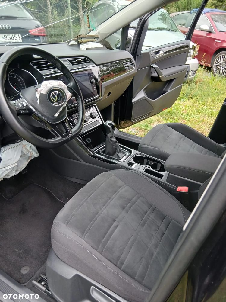 Volkswagen Touran 2.0 TDI SCR Comfortline - 3