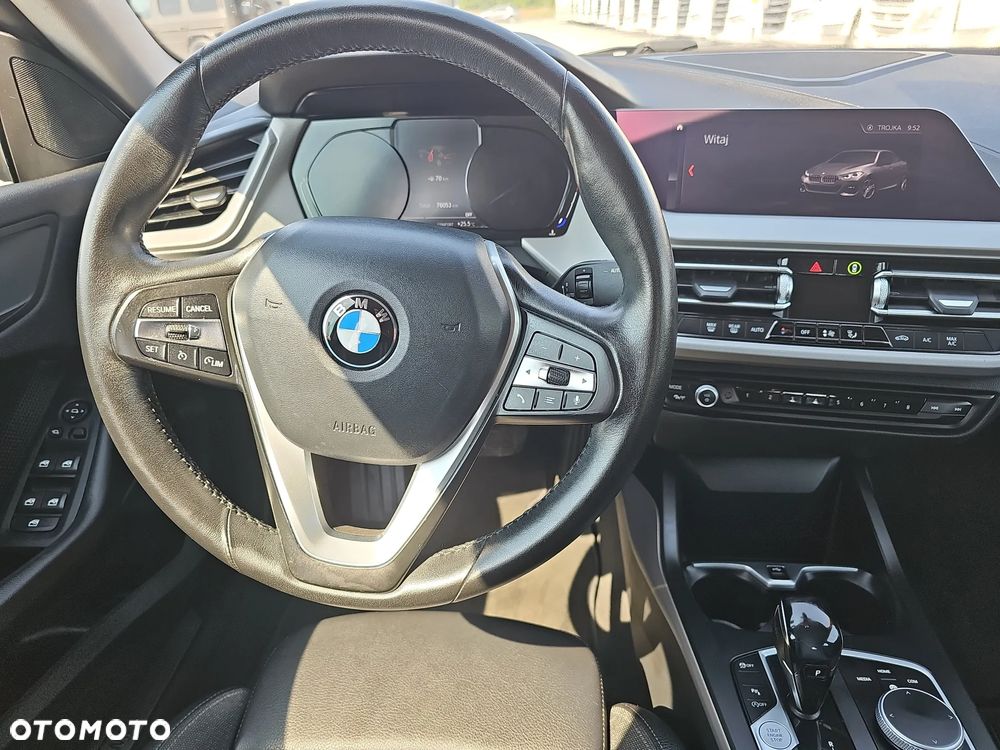 BMW Seria 2 218i - 11