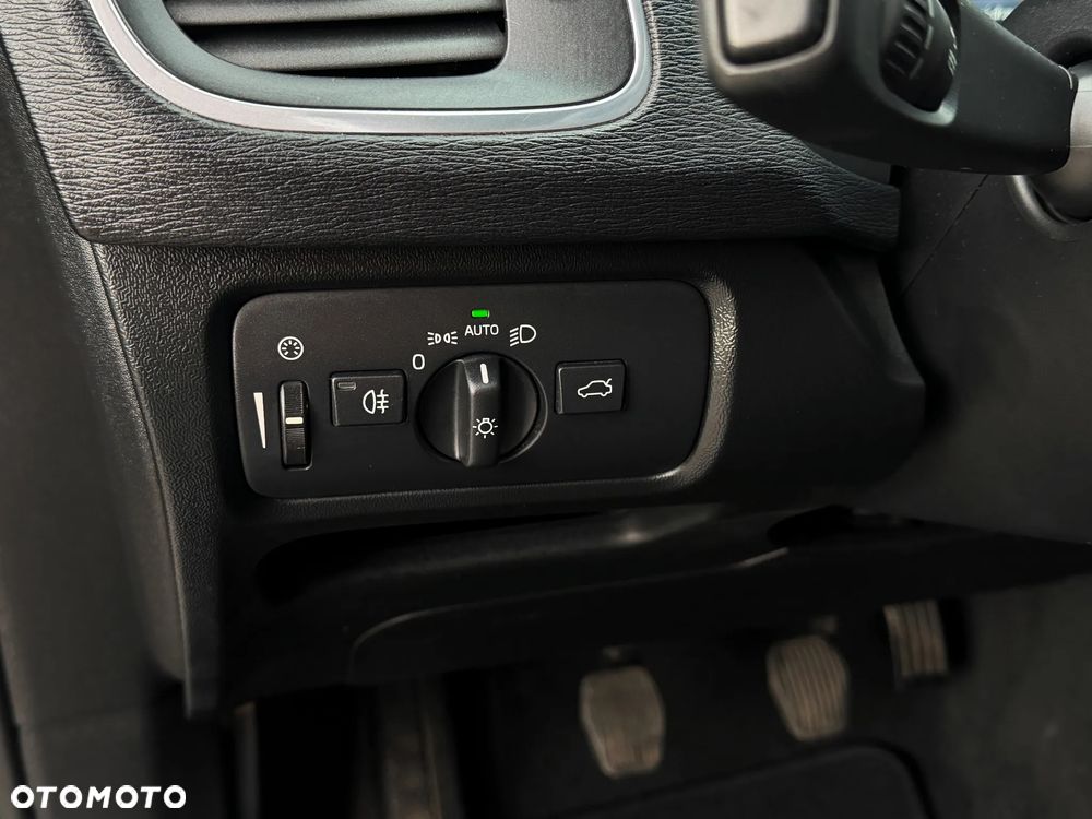 Volvo V40 D3 Summum - 26