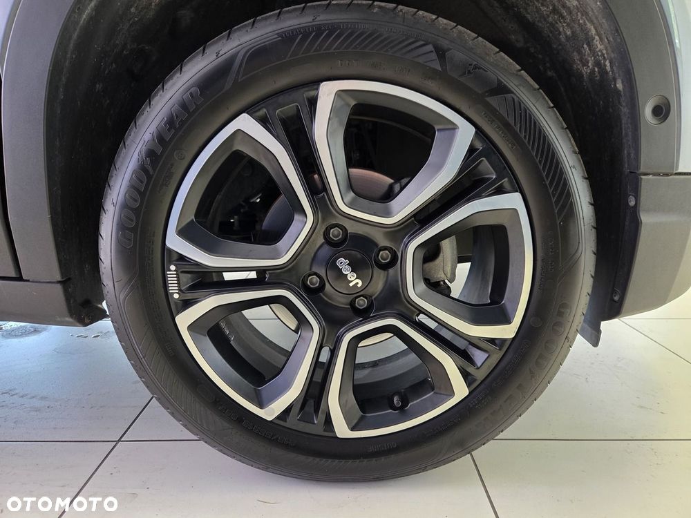 Jeep Avenger 1.2 GSE T3 Summit FWD - 26