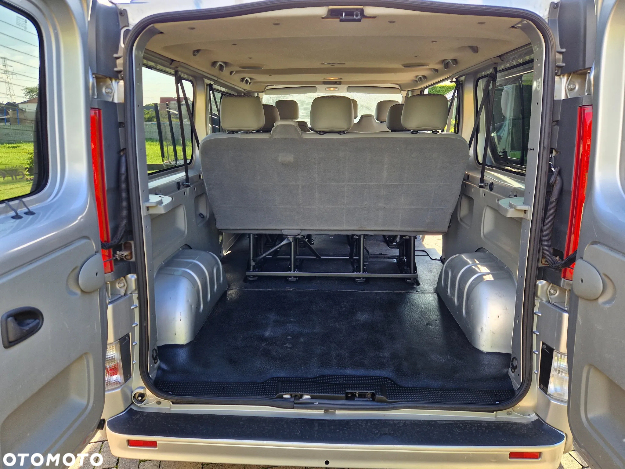 Renault Trafic 2.0 dCi 115 Passenger FAP L2H1 Expression - 10