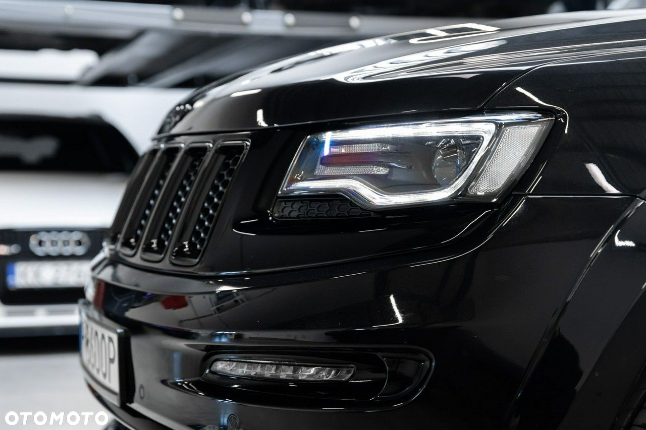 Jeep Grand Cherokee - 12