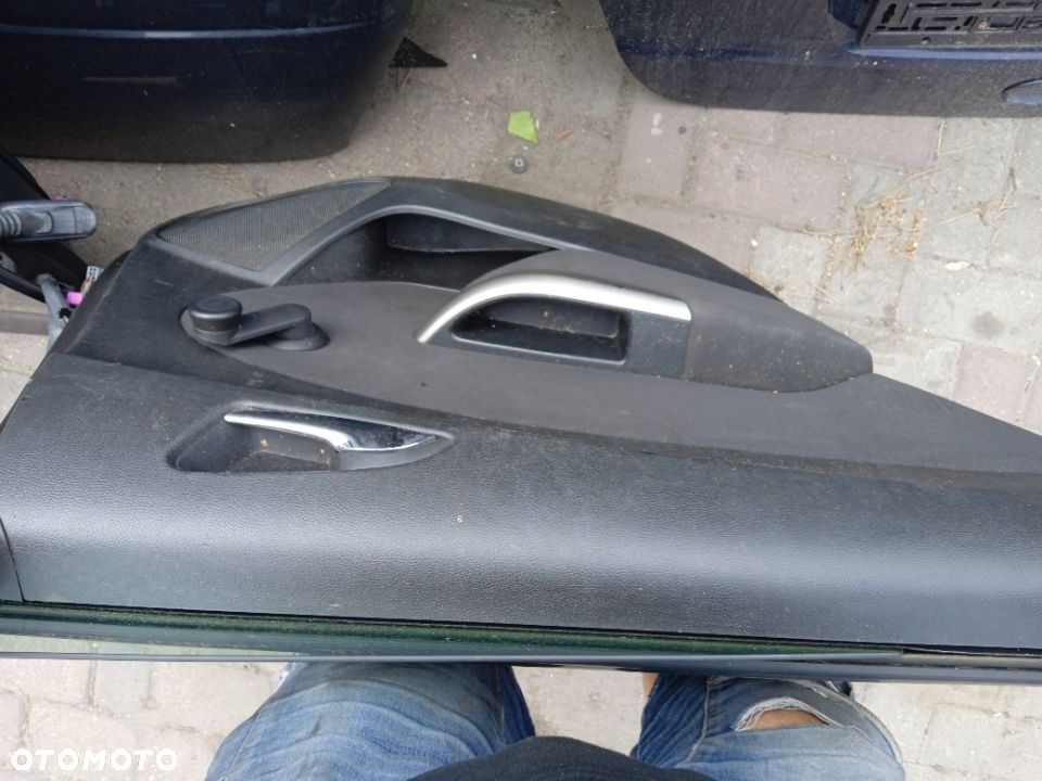 PODNOŚNIK SZYB DRZWI LEWY LUB PRAWY SKODA FABIA III KOMBI TYLNY - 1