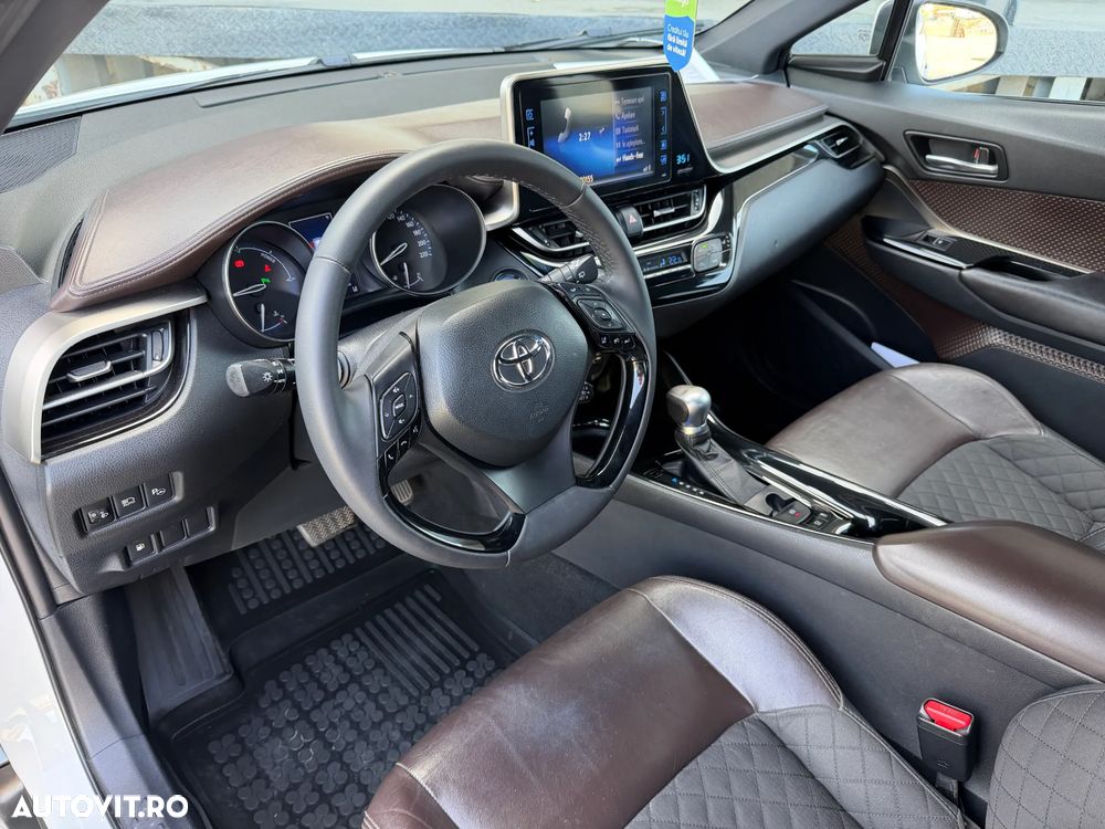 Toyota C-HR Lounge - 10