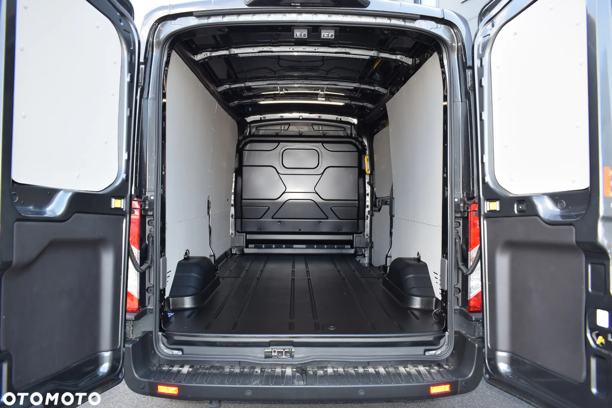 Ford E-Transit - 6
