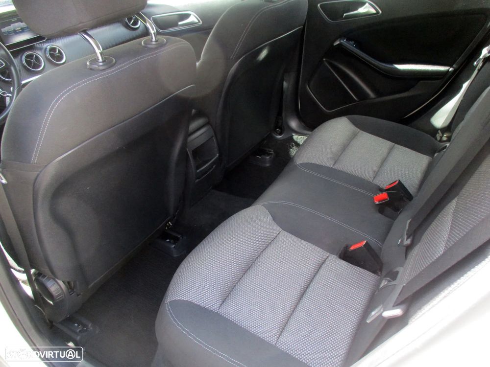 Mercedes-Benz GLA 180 d 7G-DCT Style - 35