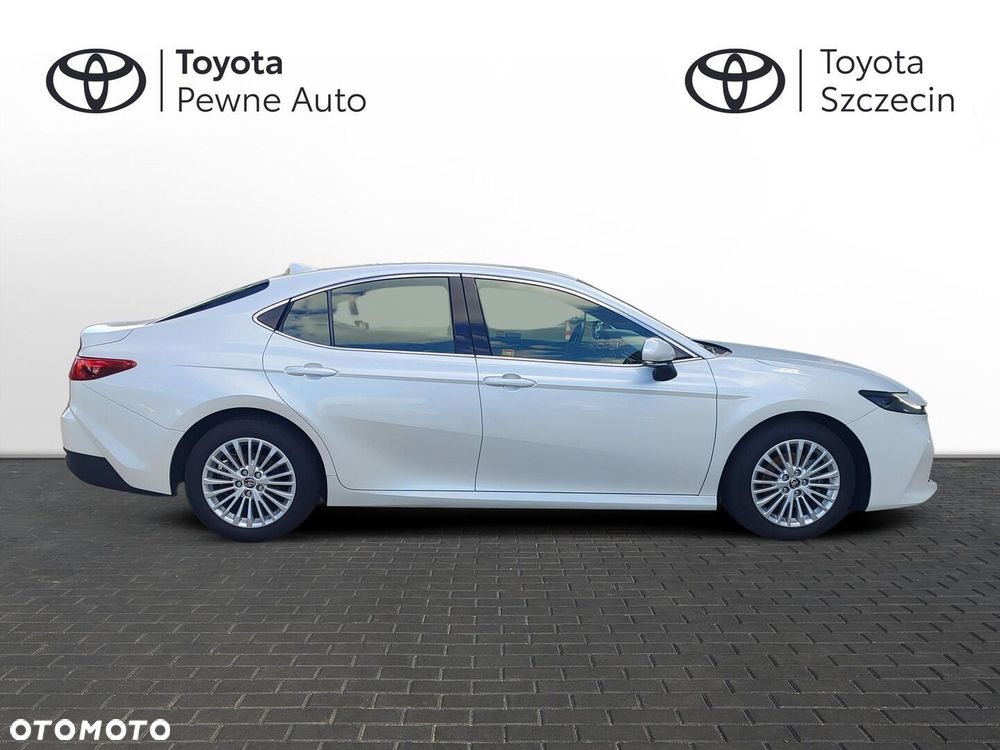 Toyota Camry - 6