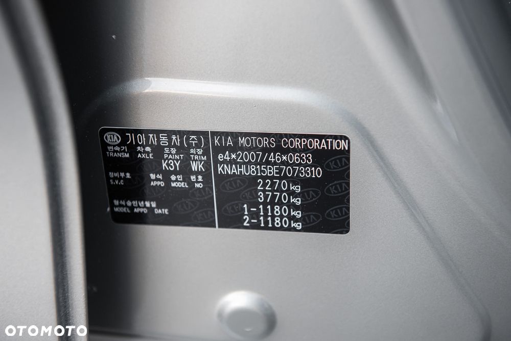 Kia Carens 1.7 CRDi M 7os - 32