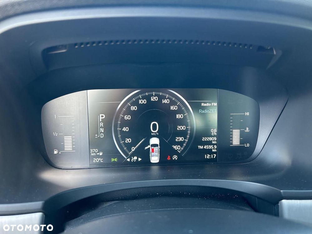 Volvo S90 D4 Momentum - 25