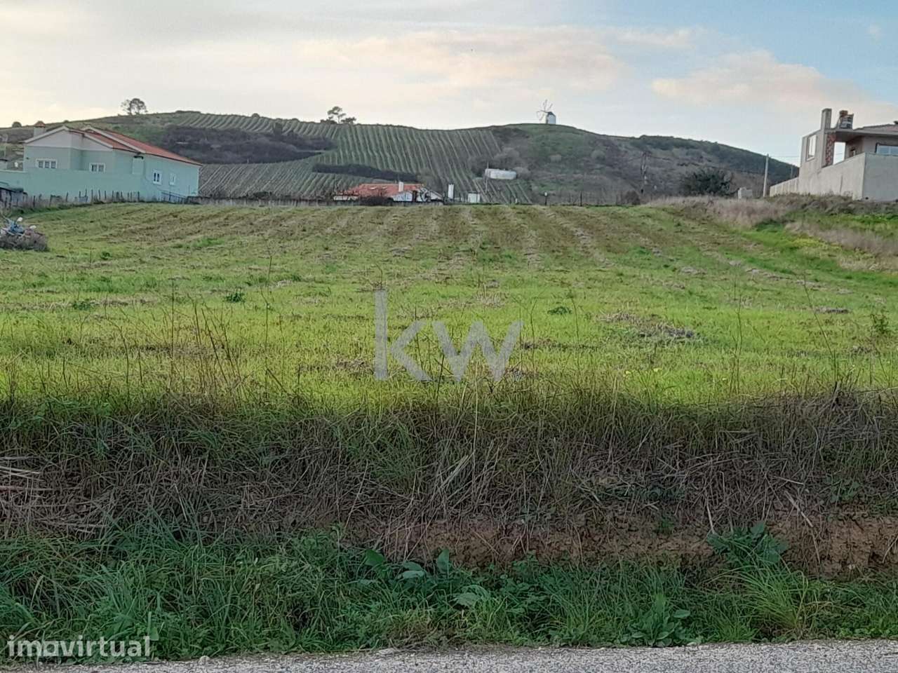 Terreno na Zona da Freiria - Excelente Oportunidade para Construção - Grande imagem: 4/8
