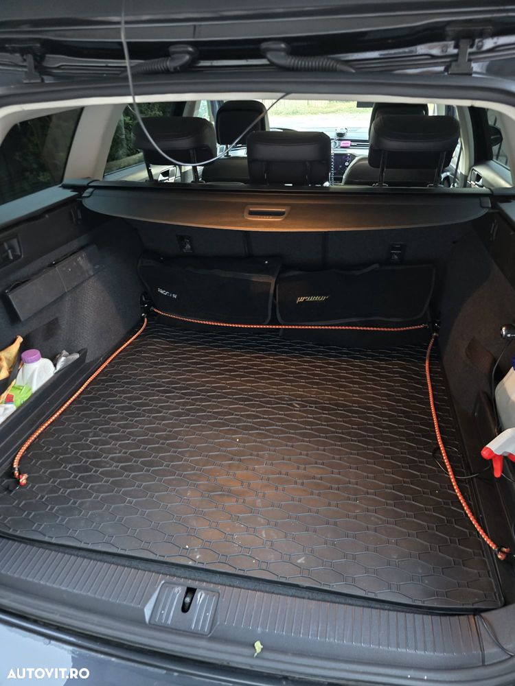 Volkswagen Passat Variant 2.0 TDI DSG 4Motion Highline - 11