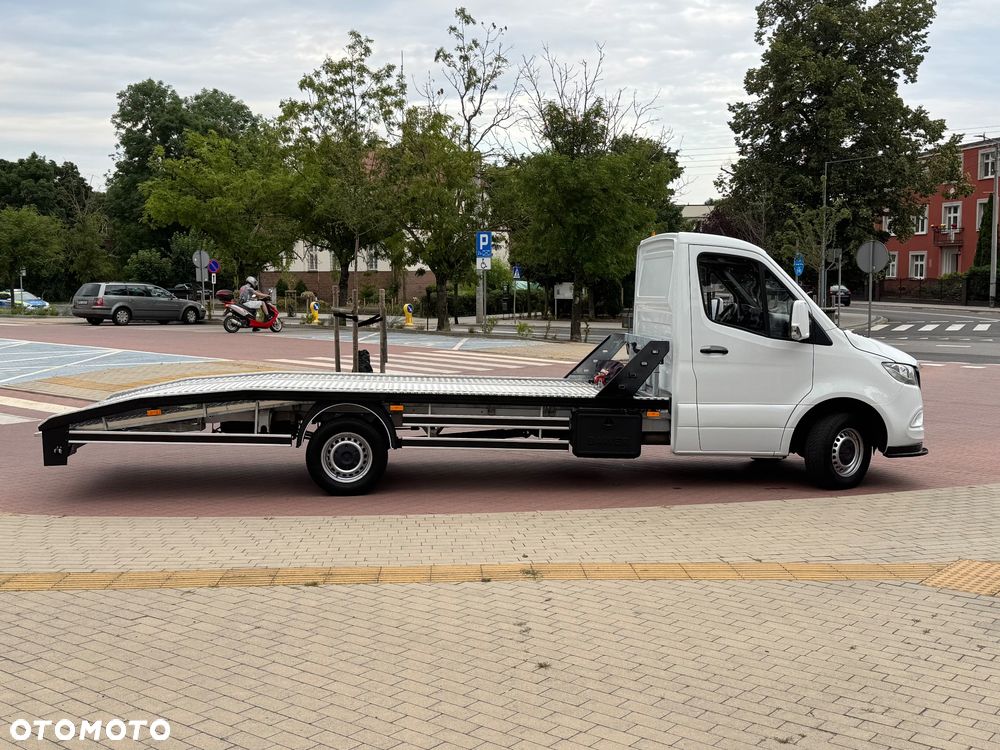 Mercedes-Benz Sprinter - 6