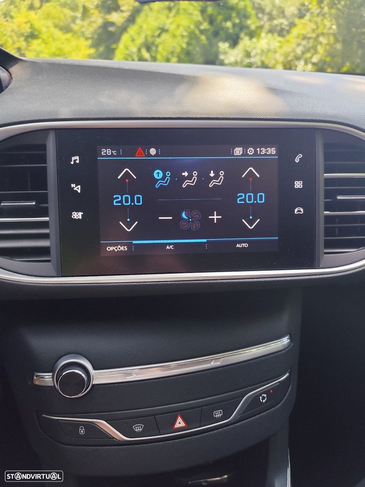 Peugeot 308 1.2 PureTech Allure EAT8 - 17