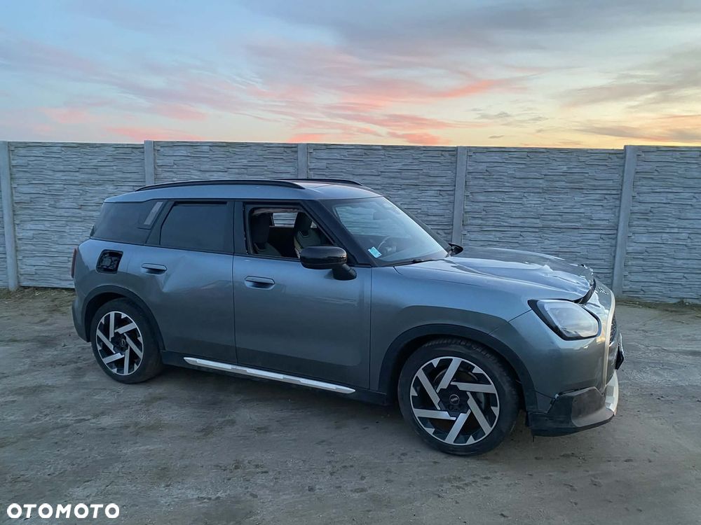 MINI Countryman E Essential Trim - 2