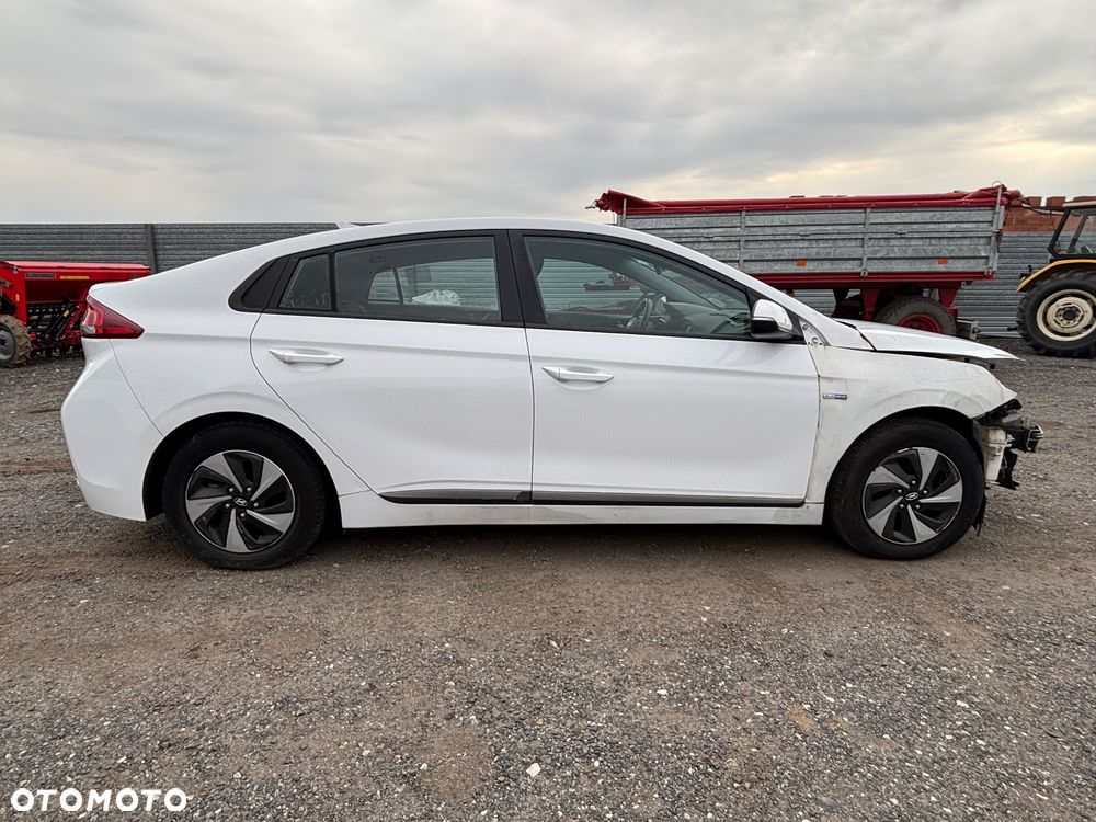 Hyundai IONIQ - 6