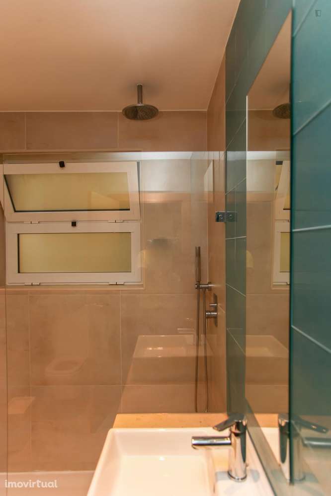 Quarto - localizado em Cidral Coimbra - Grande imagem: 4/18