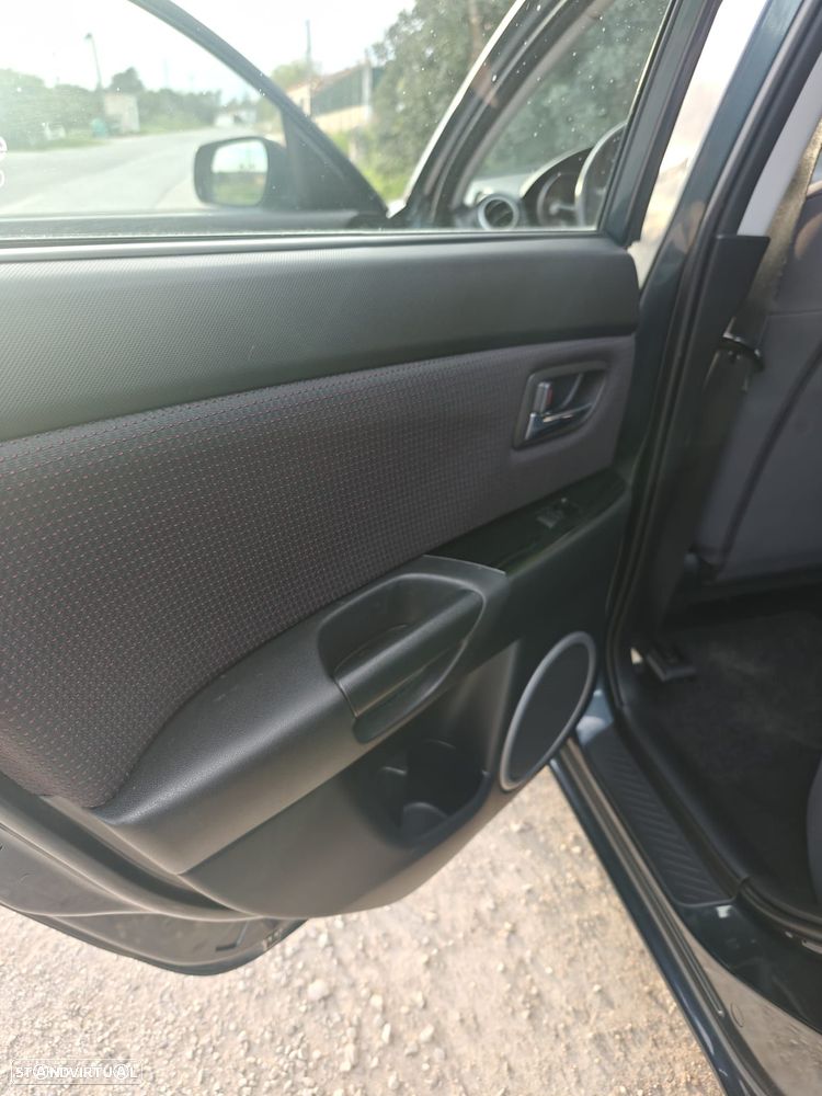 Mazda 3 Hatchback - 12