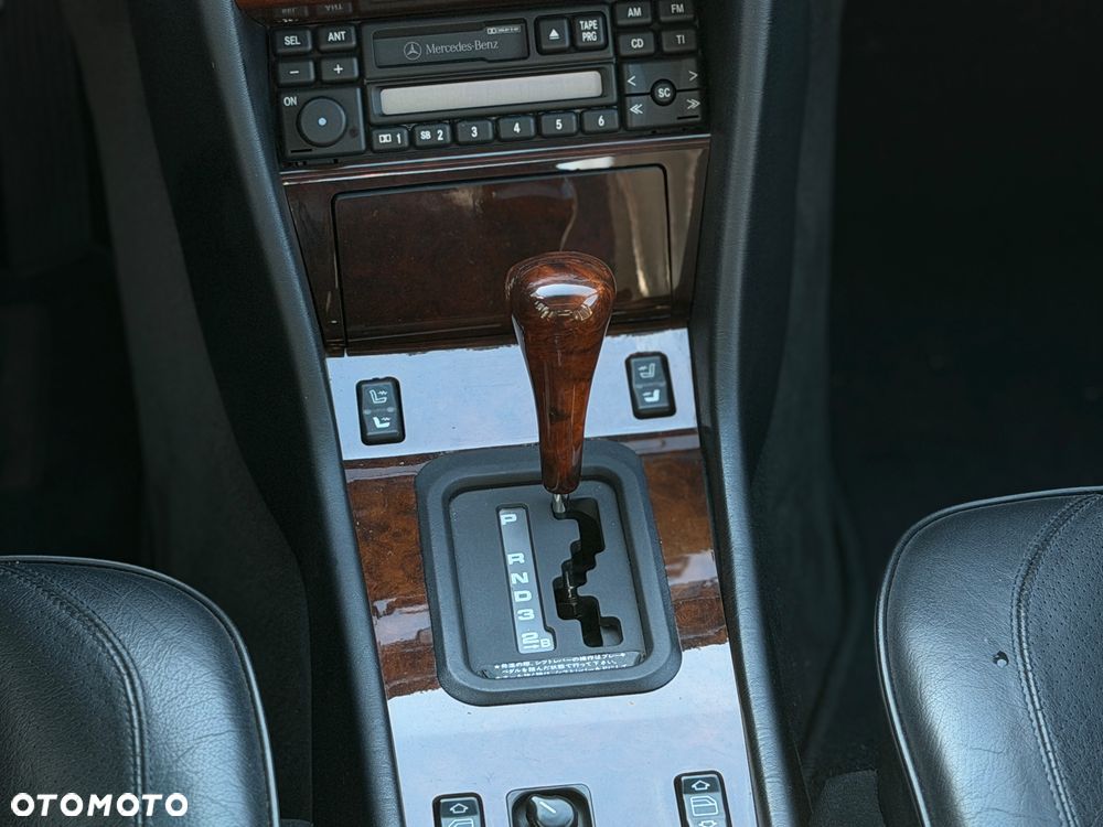 Mercedes-Benz Klasa E 500 - 33