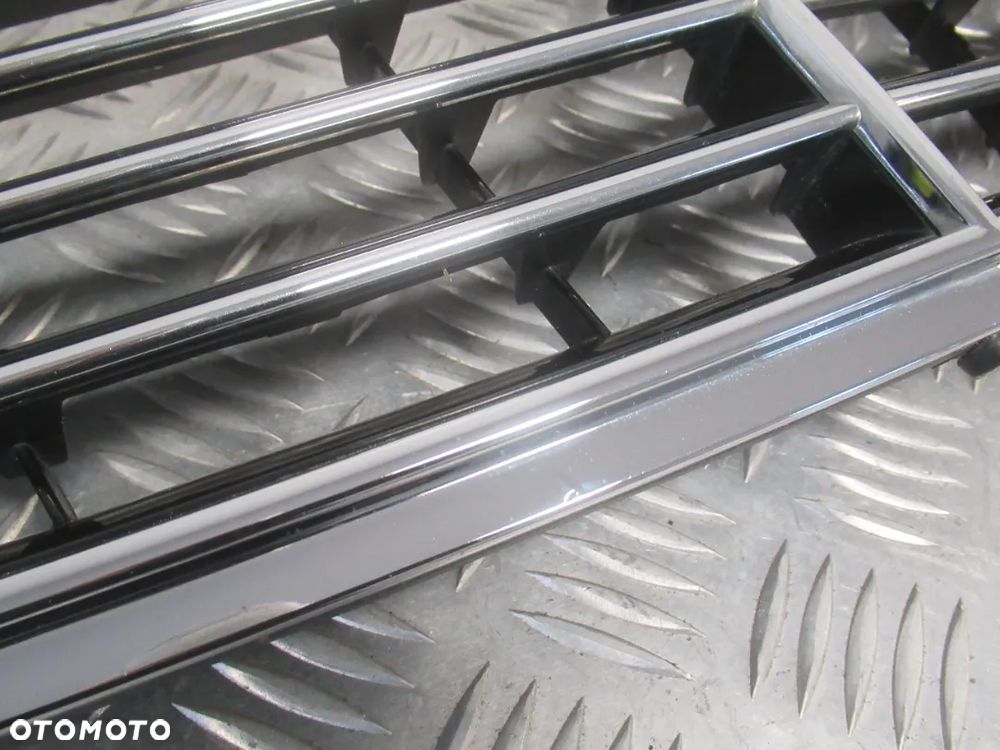 GRILL GRIL ATRAPA MERCEDES C-KLASA W203 2000-2004 - 9