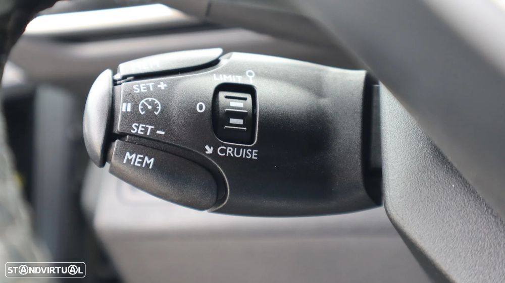 Peugeot 3008 1.6 BlueHDi Style EAT6 - 17