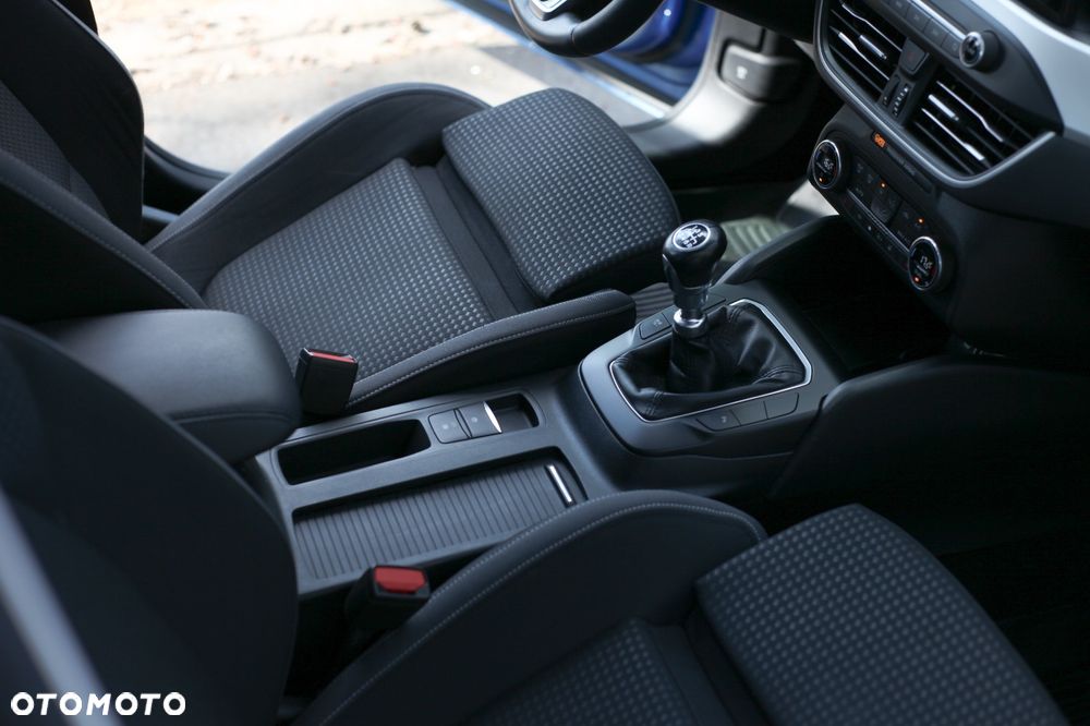Ford Focus 1.0 EcoBoost Connected - 19