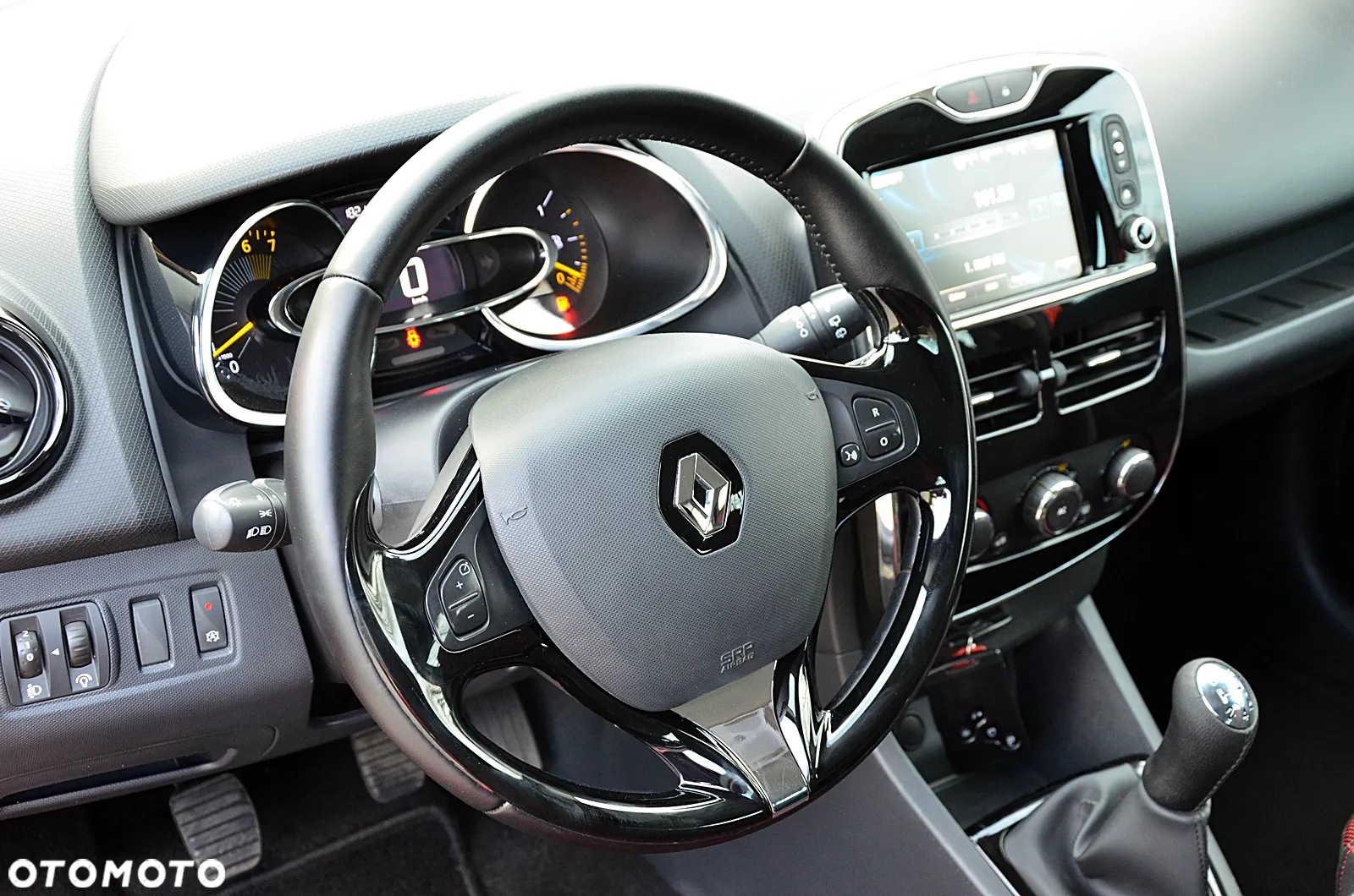 Renault Clio - 17