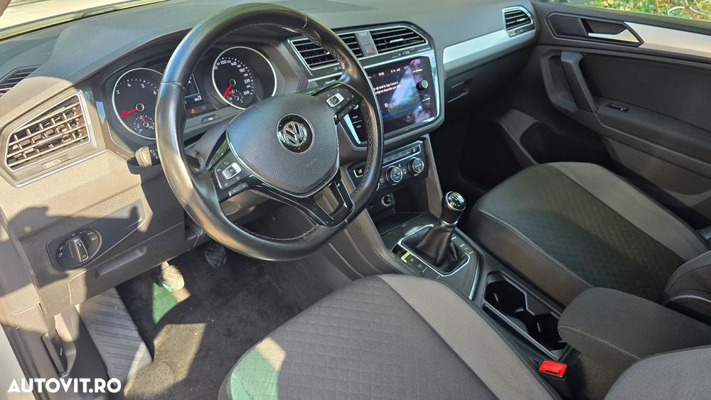 Volkswagen Tiguan - 5