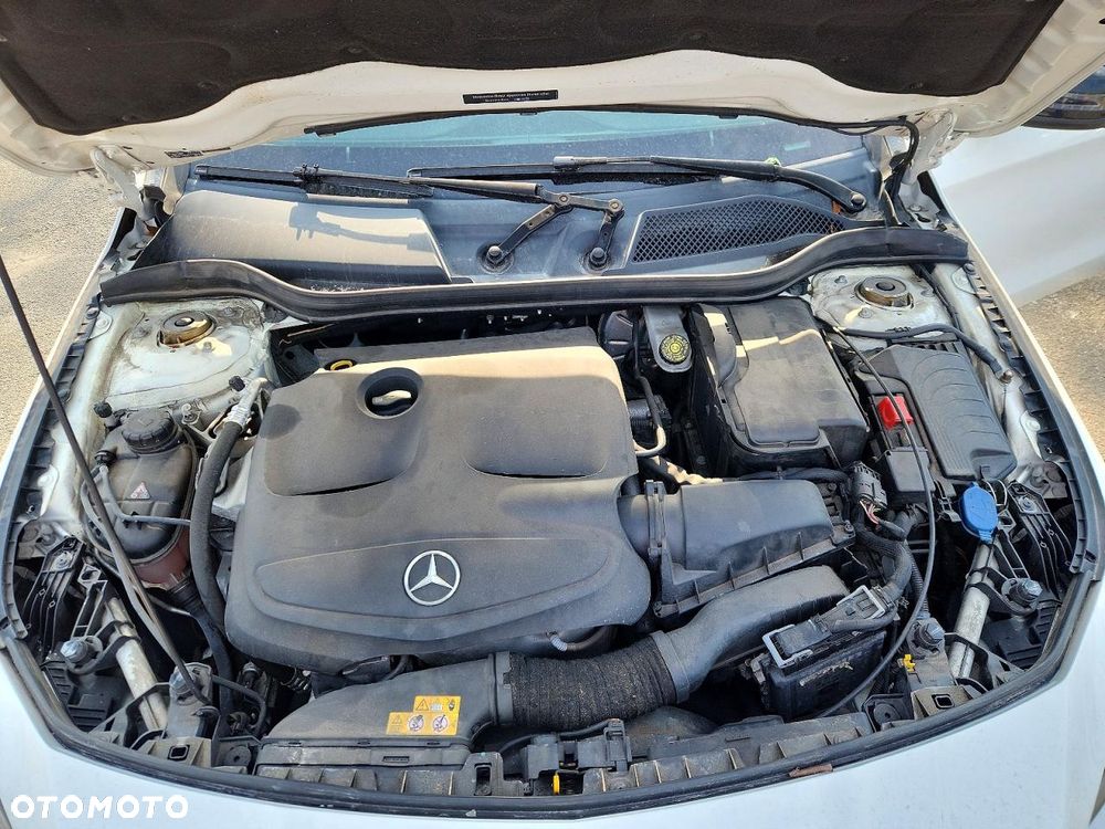 Mercedes-Benz CLA 250 4Matic 7G-DCT AMG Line - 11