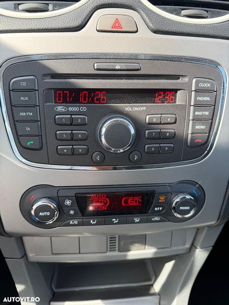 Ford Focus - 13