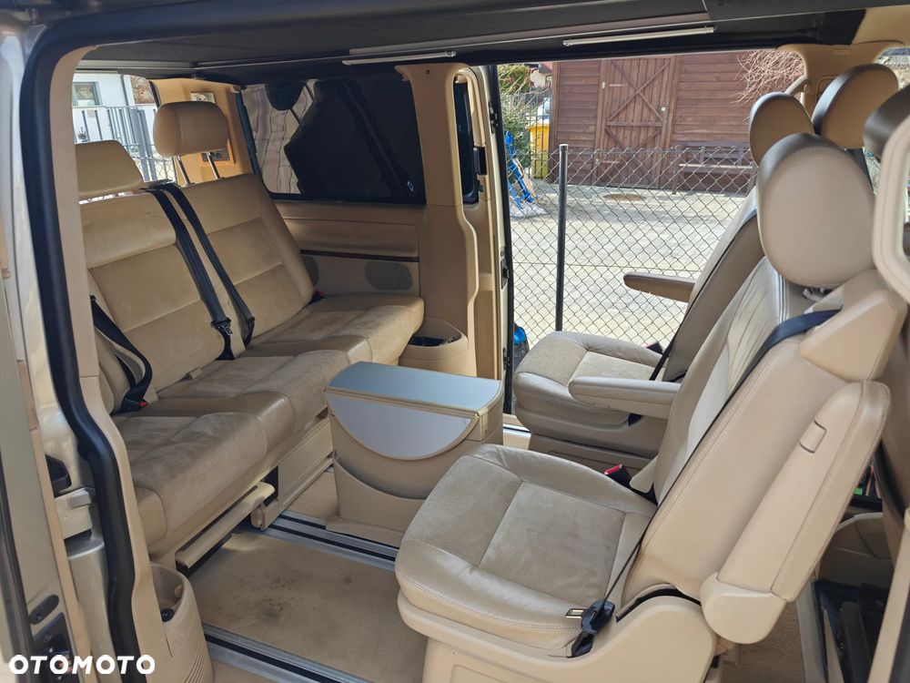 Volkswagen Multivan - 9