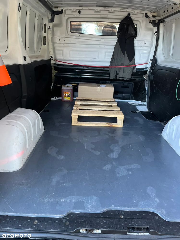 Renault TRAFIC - 16